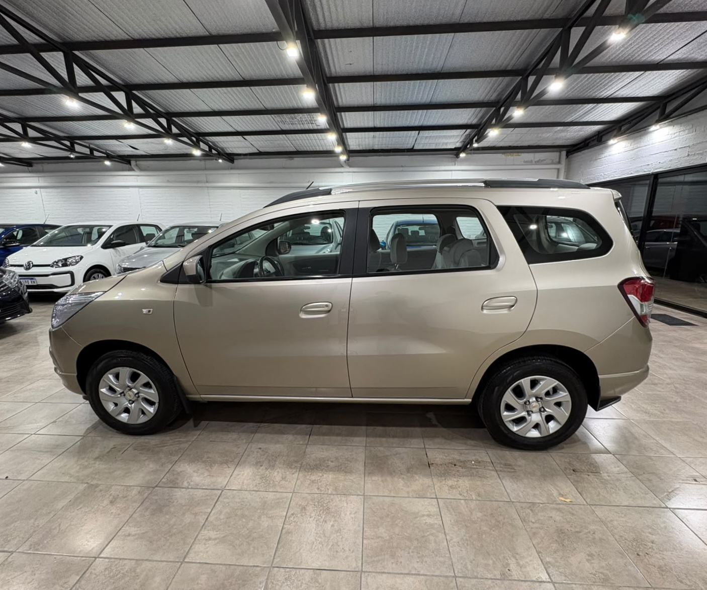 Foto 4 de Chevrolet Spin ltz 1.8 5 asientos