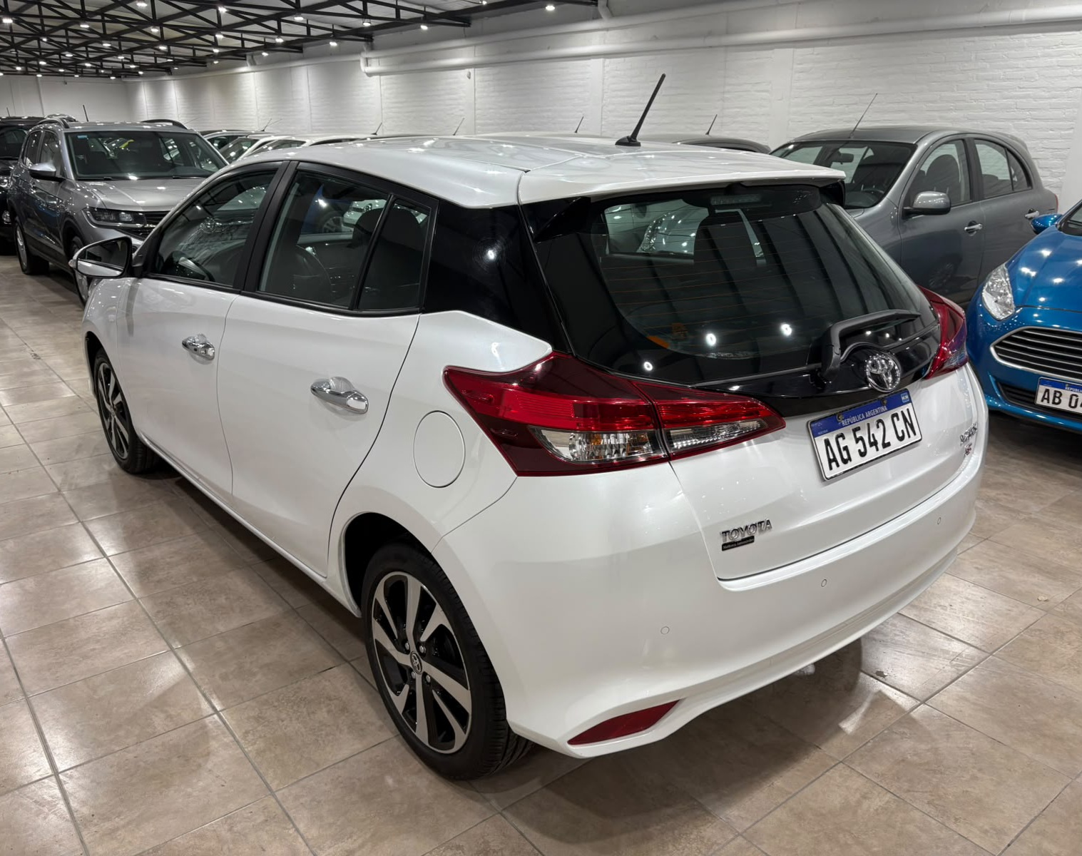 Foto 5 de Toyota Yaris S 2024 Automático