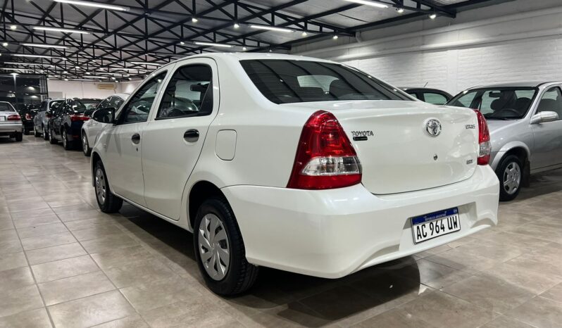 Etios 1.5 Sedan X 2018 lleno