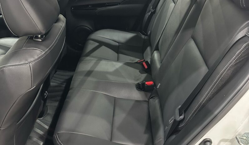 Yaris Xls Pack CVT 2025 lleno