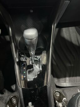Yaris Xls Pack CVT 2025 lleno