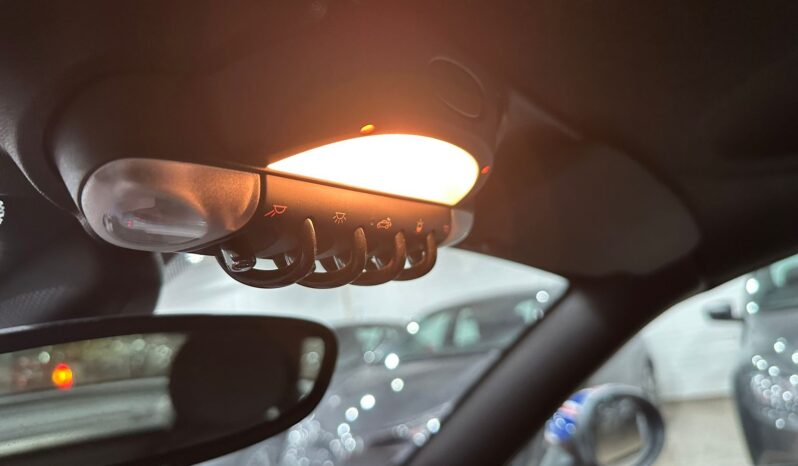 Mini Cooper Coupe 2012 lleno